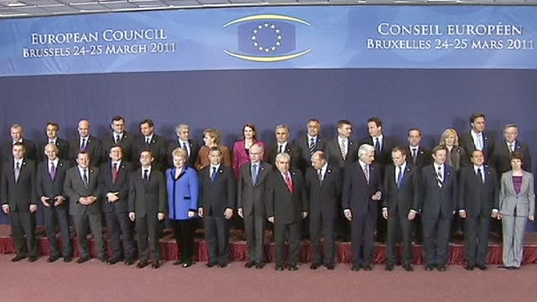 img_606X341_europe-eu-summit-family-photo-2503